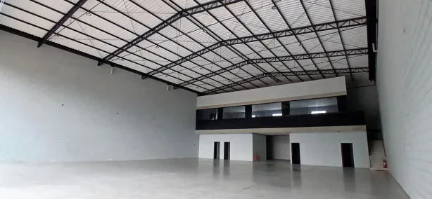 Galpão/Depósito/Armazém à venda, 720m² no Vila Valparaíso, Santo André