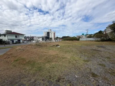 Lote/Terreno à venda, 1233m² no Floresta, Joinville