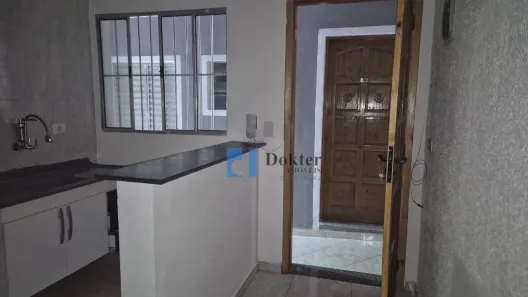 Casa com 1 Quarto para alugar, 25m² no Vila Bruna, São Paulo