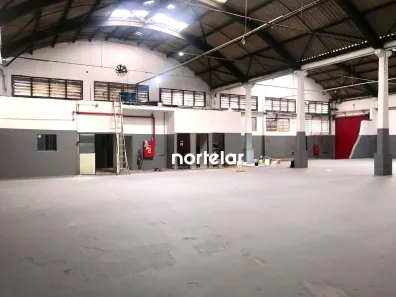Galpão/Depósito/Armazém para venda ou aluguel, 840m² no Vila Anastácio, São Paulo
