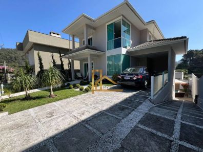 Casa de Condomínio com 4 Quartos à venda, 233m² no Vargem Grande, Teresópolis