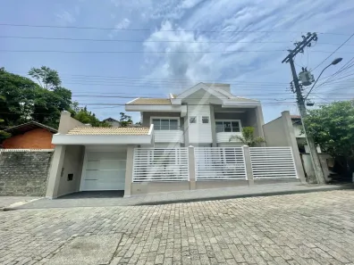 Casa com 3 Quartos à venda, 350m² no Escola Agrícola, Blumenau