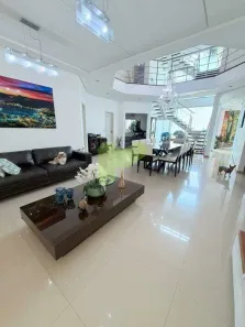 Casa com 4 Quartos à venda, 455m² no Glória, Macaé