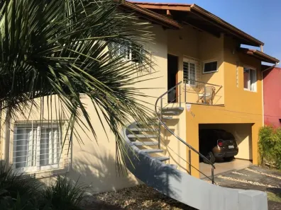 Casa com 3 Quartos à venda, 250m² no Coqueiros, Florianópolis