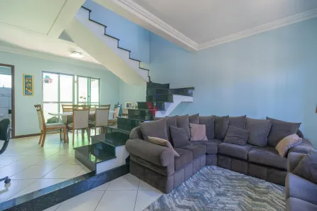 Casa com 4 Quartos à venda, 331m² no Sítio Cercado, Curitiba