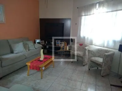 Casa com 5 Quartos à venda, 220m² no Cidade Jardim, Jacareí
