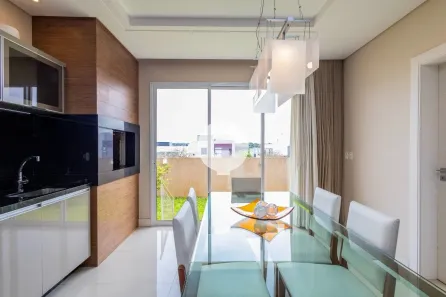 Casa de Condomínio com 4 Quartos à venda, 254m² no São Braz, Curitiba
