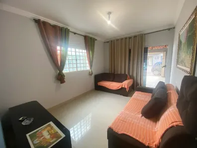 Casa com 4 Quartos à venda, 272m² no Jardim Santo Antônio, Goiânia