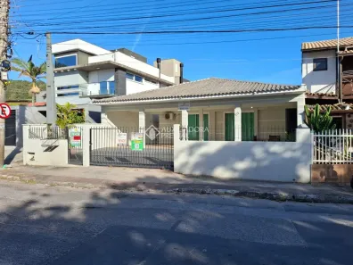 Casa com 4 Quartos à venda, 229m² no Morro das Pedras, Florianópolis