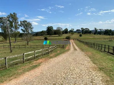 Fazenda/Sítio com 4 Quartos à venda, 471m² no , Oliveira