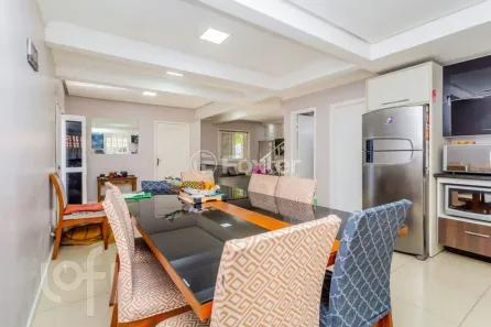 Casa com 4 Quartos à venda, 245m² no Passo da Areia, Porto Alegre