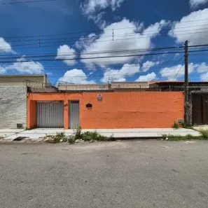 Casa com 4 Quartos para alugar, 207m² no Amadeu Furtado, Fortaleza