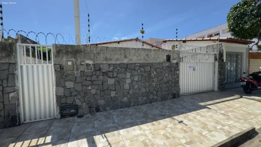 Casa com 3 Quartos à venda, 235m² no Lagoa Nova, Natal