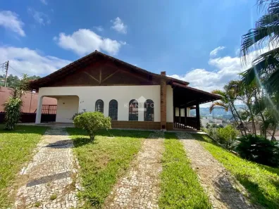 Casa com 5 Quartos à venda, 300m² no Bom Clima, Juiz de Fora