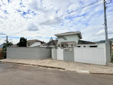 Casa com 4 Quartos à venda, 255m² no Jardim Estância Suíça, Serra Negra