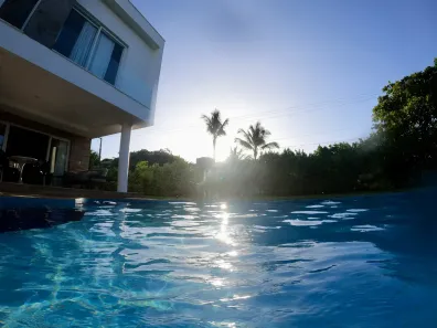 Casa de Condomínio com 5 Quartos para alugar, 600m² no Busca Vida (Abrantes), Camaçari