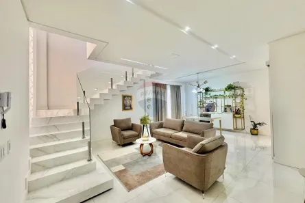 Sobrado com 3 Quartos à venda, 237m² no Recanto Tropical, Cascavel