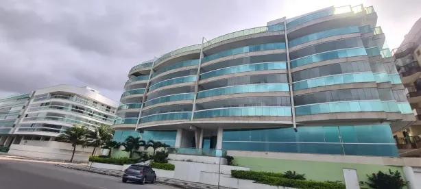 Apartamento com 3 Quartos para alugar, 130m² no Algodoal, Cabo Frio