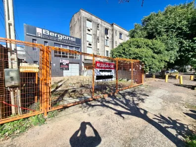 Galpão/Depósito/Armazém para alugar, 250m² no Navegantes, Porto Alegre