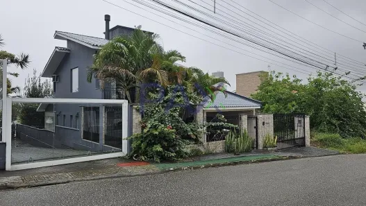 Casa com 3 Quartos à venda, 218m² no Pedra Branca, Palhoça