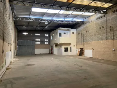Galpão/Depósito/Armazém para alugar, 350m² no Alterosas, Serra