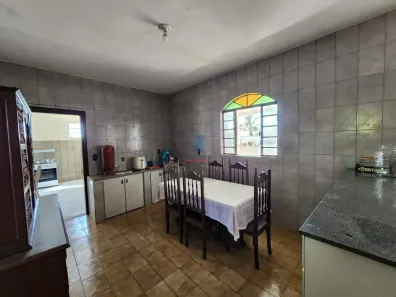Casa com 4 Quartos à venda, 360m² no Parque São João, Contagem