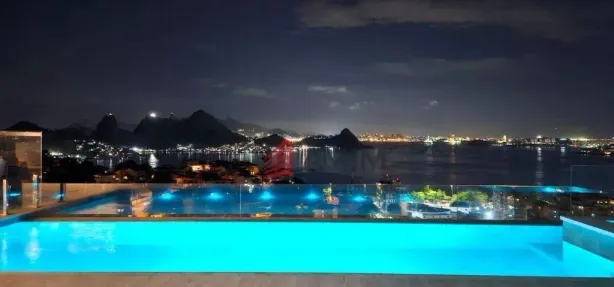 Casa de Condomínio com 4 Quartos à venda, 750m² no Charitas, Niterói