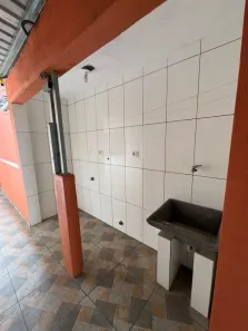 Casa com 1 Quarto para alugar, 32m² no Parque Viviane, Itaquaquecetuba