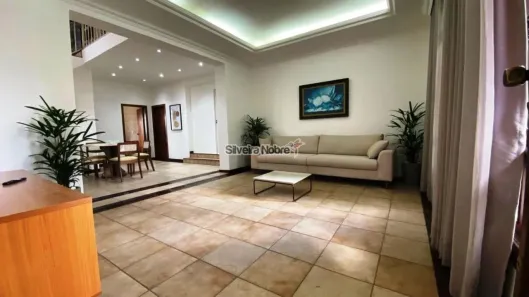 Casa com 9 Quartos para alugar, 550m² no Carlos Prates, Belo Horizonte