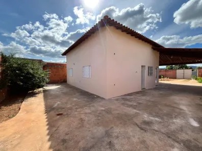 Casa com 3 Quartos à venda, 102m² no Distrito Industrial, Montes Claros