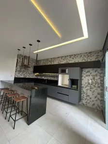 Sobrado com 5 Quartos à venda, 200m² no Andorinha, Caruaru