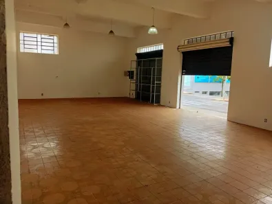 Ponto Comercial para alugar, 80m² no Centro, Botucatu