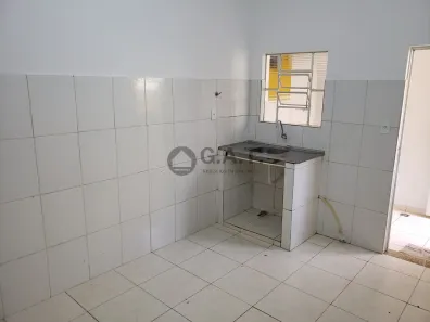 Casa com 1 Quarto para alugar, 40m² no Vila Carvalho, Sorocaba