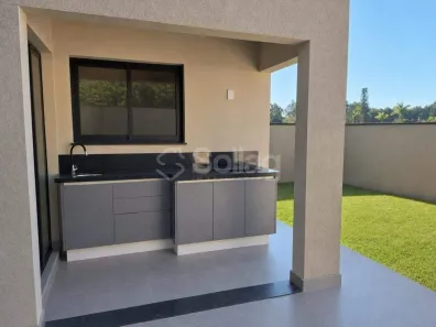 Casa de Condomínio com 3 Quartos para alugar, 140m² no Vila Omízollo, Louveira