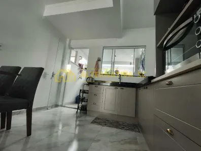 Sobrado com 2 Quartos à venda, 77m² no Itacolomi, Balneário Piçarras