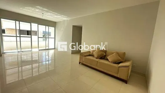 Apartamento com 3 Quartos à venda, 150m² no Melo, Montes Claros