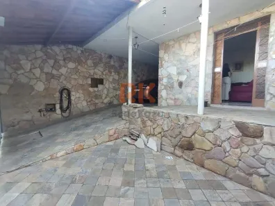 Casa com 3 Quartos para alugar, 220m² no São Gabriel, Belo Horizonte