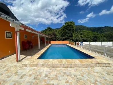 Casa de Condomínio com 3 Quartos à venda, 128m² no Granja Guarani, Teresópolis