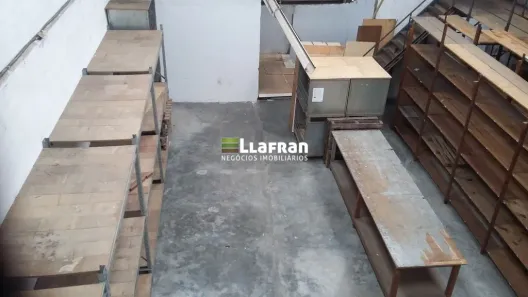 Galpão/Depósito/Armazém à venda, 300m² no Jardim Três Marias, Taboão da Serra