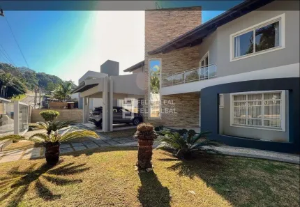 Casa de Condomínio com 4 Quartos à venda, 390m² no Roçado, São José