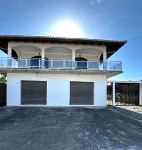 Sobrado com 5 Quartos à venda, 200m² no Iririú, Joinville
