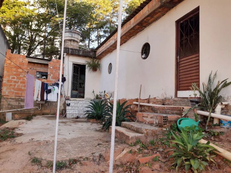 Casa com 2 quartos — Caiçaras, Belo Horizonte