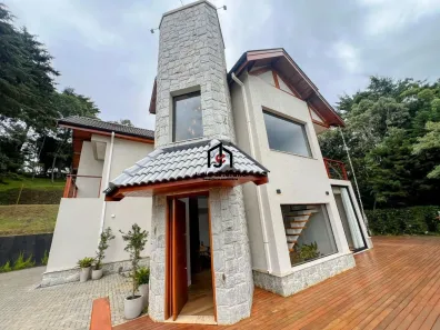 Sobrado com 5 Quartos à venda, 205m² no Parque Pedra do Baú, Campos do Jordão