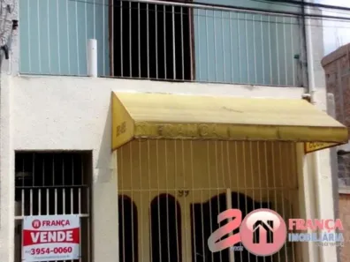 Casa com 3 Quartos para alugar, 240m² no Centro, Jacareí