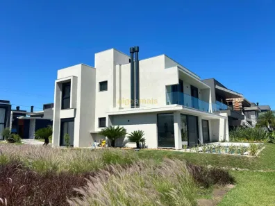 Casa de Condomínio com 4 Quartos à venda, 244m² no XANGRI-LÁ, Xangri-lá