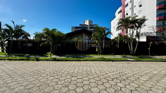 Casa com 3 Quartos à venda, 381m² no Centro, Guaratuba