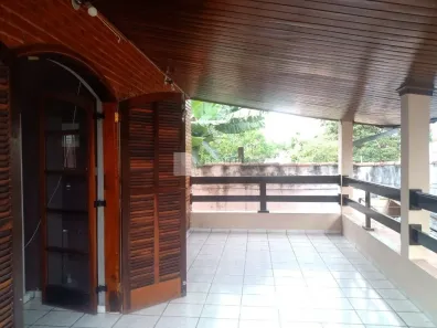 Sobrado com 4 Quartos à venda, 320m² no Quiririm, Taubaté
