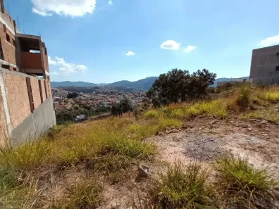 Lote/Terreno à venda, 250m² no Jardim Bandeirantes, Poços de Caldas