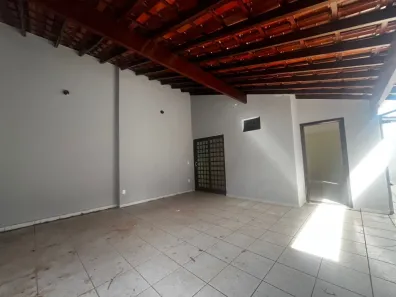 Casa com 4 Quartos para alugar, 270m² no Cidade Jardim, Uberlândia