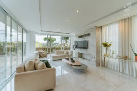Casa de Condomínio com 3 Quartos à venda, 324m² no São Braz, Curitiba